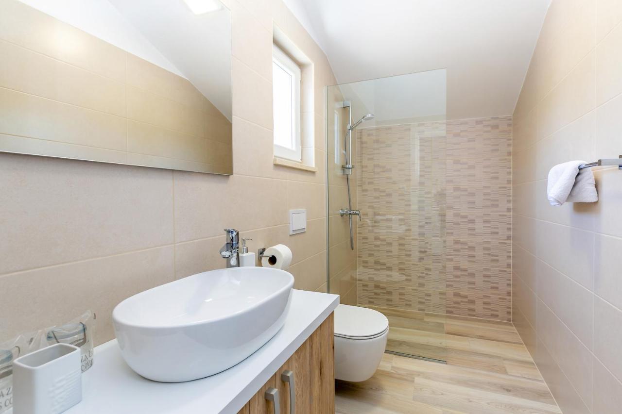 Holiday House San Michele Vrh  Экстерьер фото