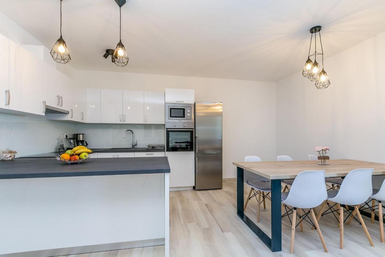 Holiday House San Michele Vrh  Экстерьер фото