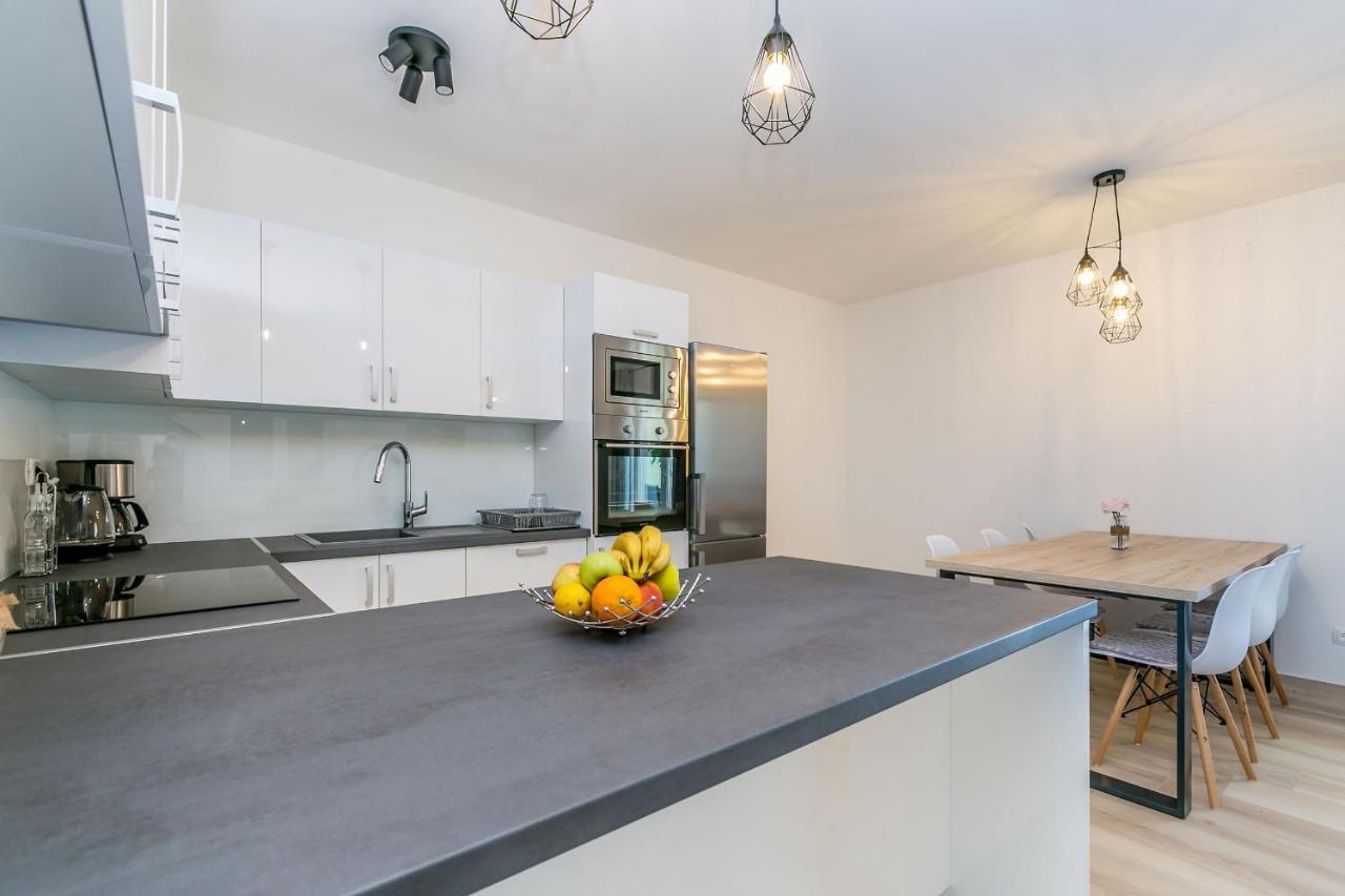 Holiday House San Michele Vrh  Экстерьер фото